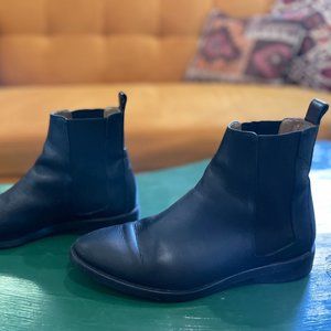 Everlane Leather Modern Chelsea Boot